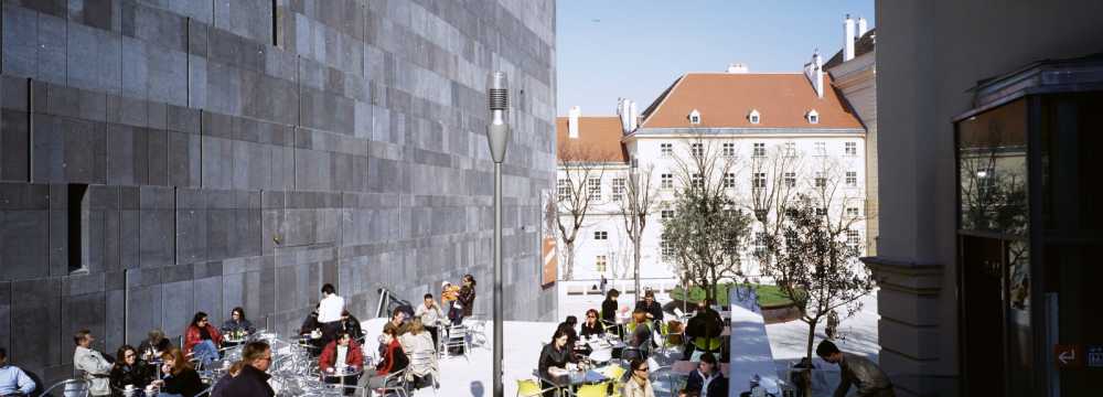 HALLE Caf� Restaurant in Wien