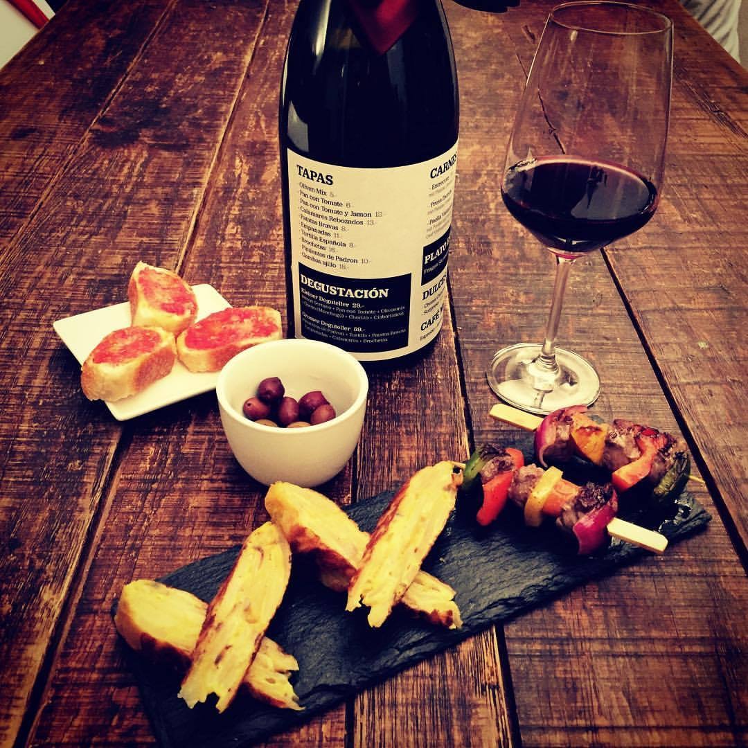 Tolle Weine und Tapas
