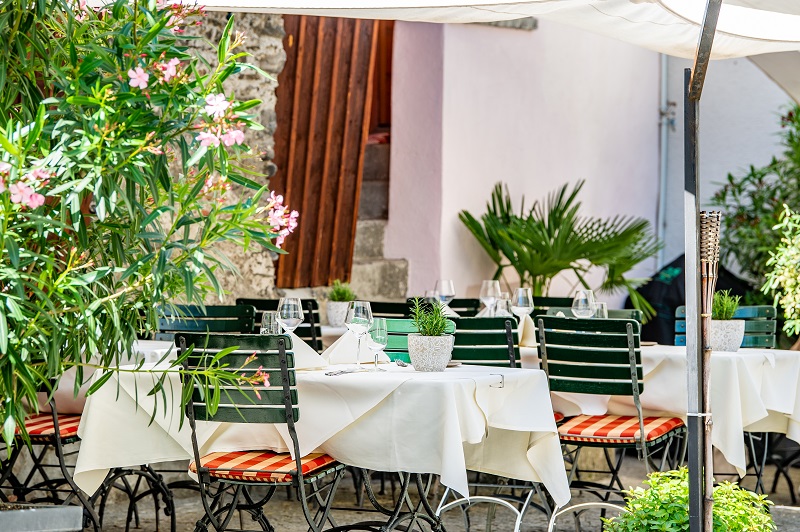«TRÄUMEN AUF DER ADLER TERRASSE» I ab sofort