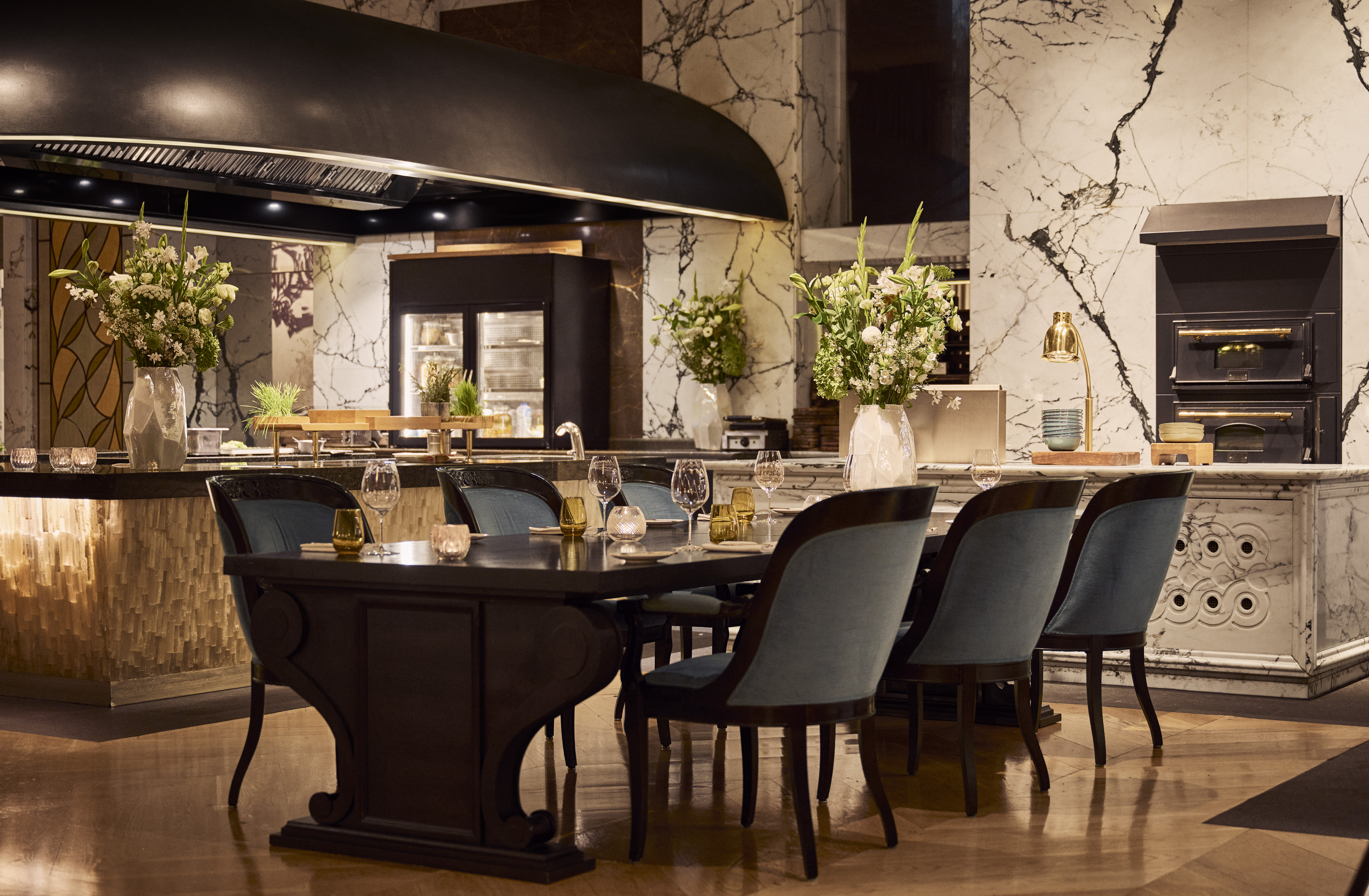 CHEF'S TABLE