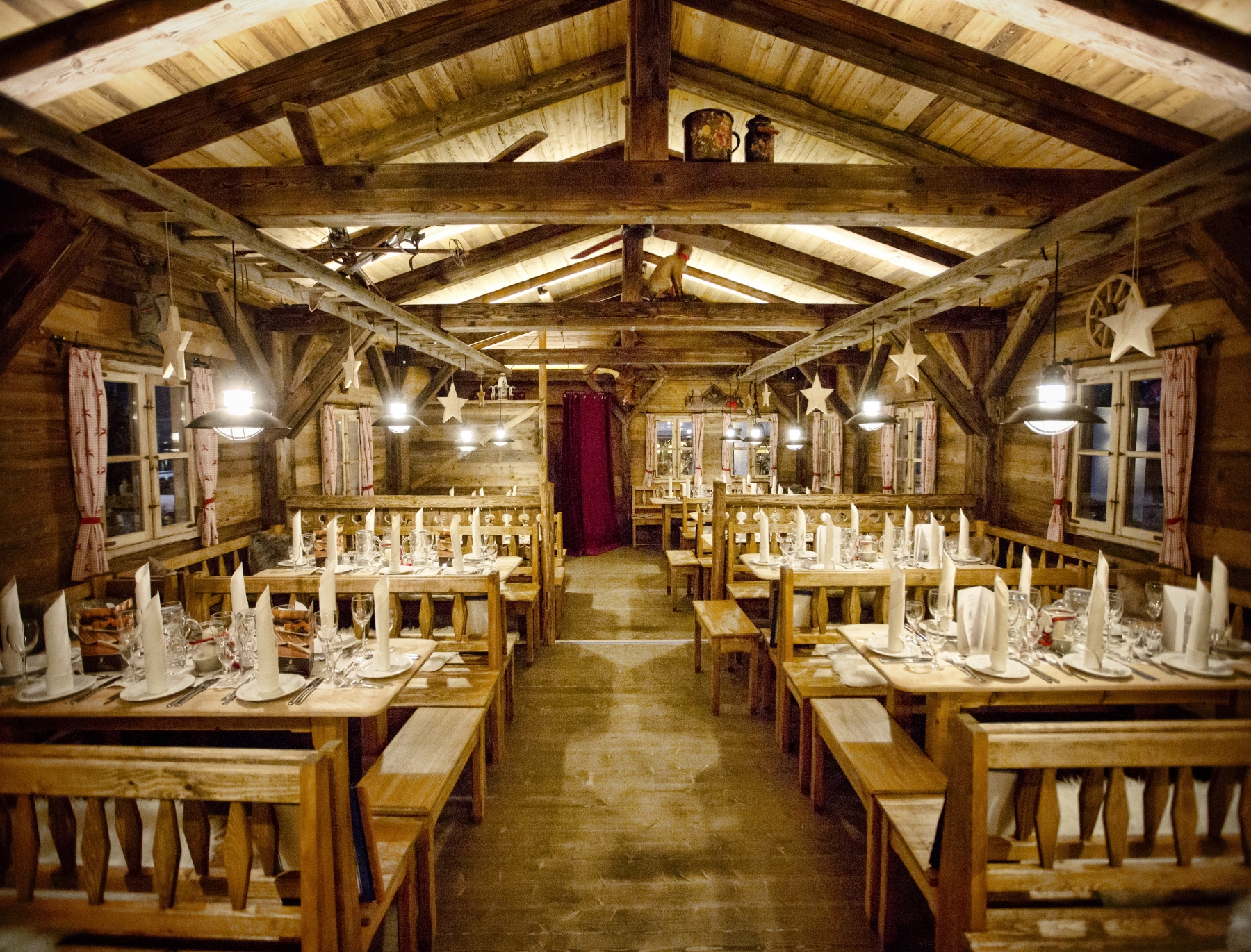 Eröffnung der Hirschen-Almhütte mit Musik und Gaudi