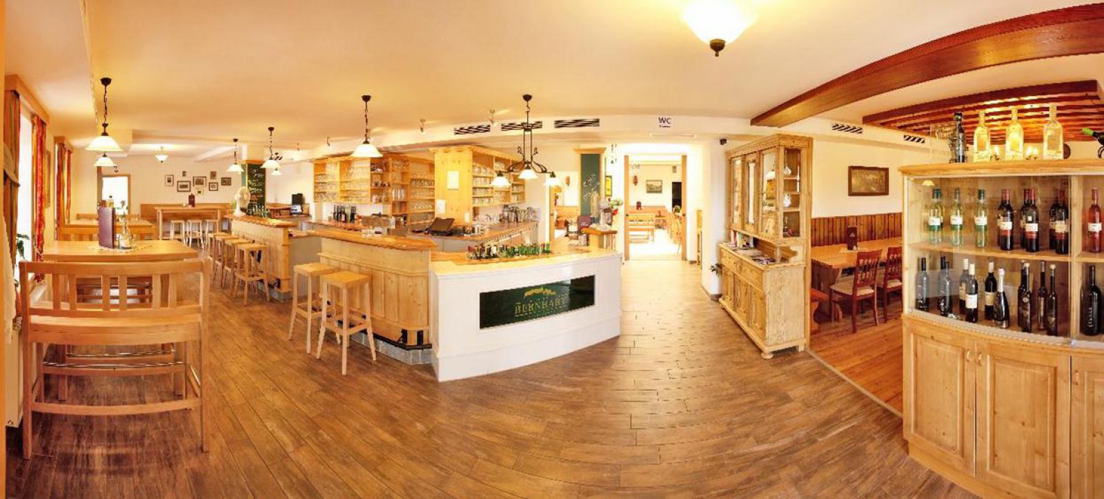 Buschenschank und Weingut Bernhart in Riegersburg, Foto 2