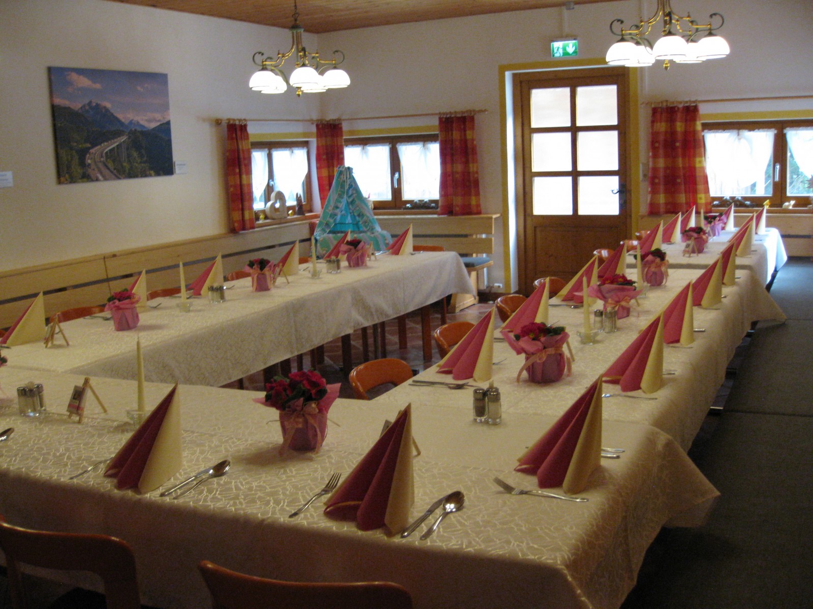 Restaurant Kurven Harry Gmbh, Rodelstub´n Koglhof in Weiz