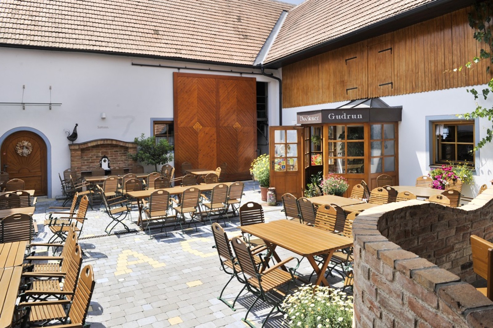 Winzerhof Fam. Dockner GmbH in Höbenbach, Foto 5