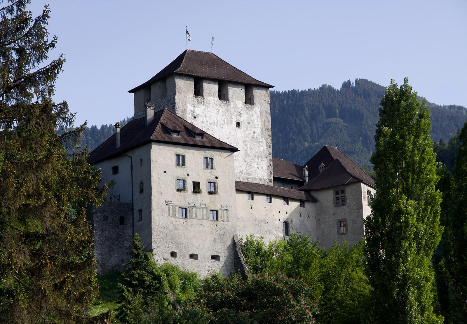  in , Foto 1