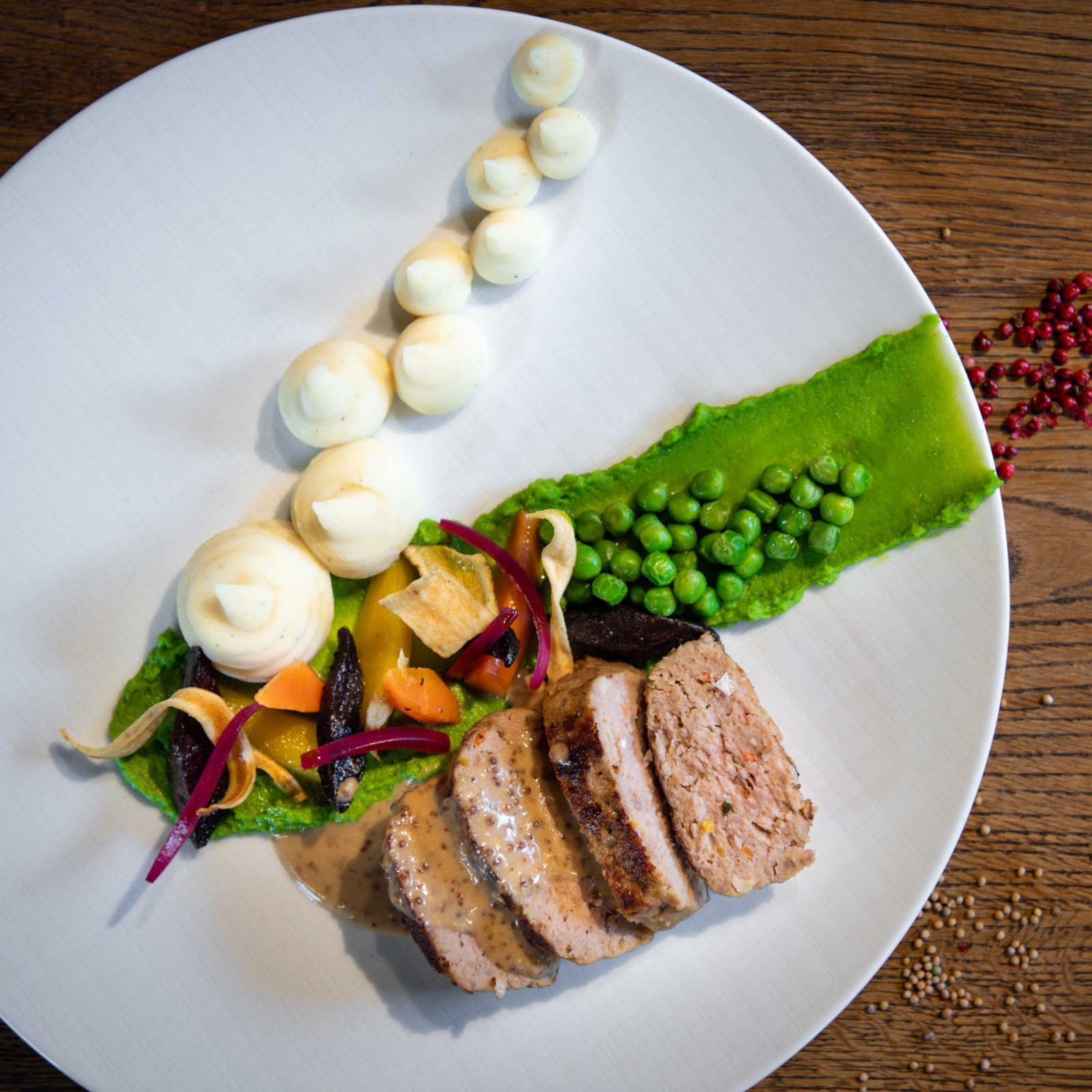 STRAUSS | Restaurant | Vineria & Bar