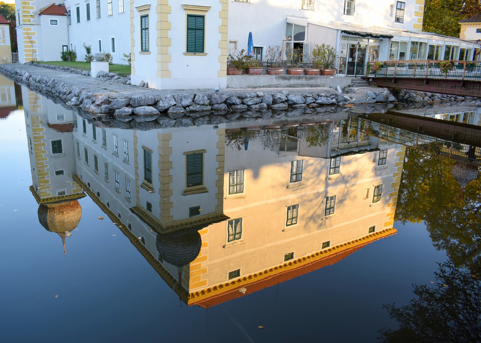 Gerüchteküche im Wasserschloss in Kottingbrunn, Foto 1