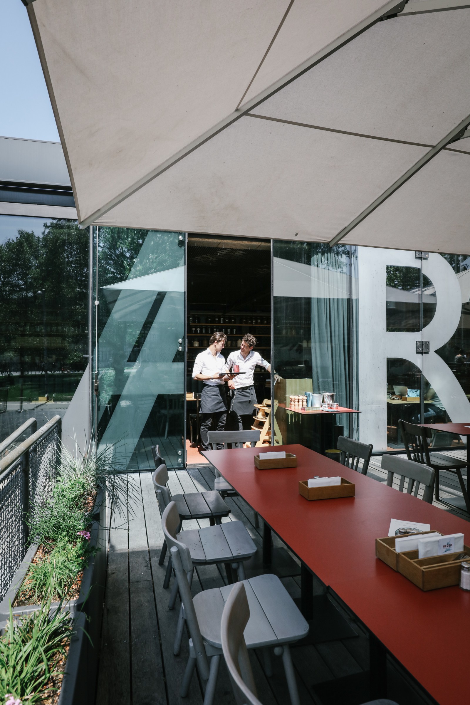 HEUER Garten. Restaurant. Bar in Wien, Foto 11