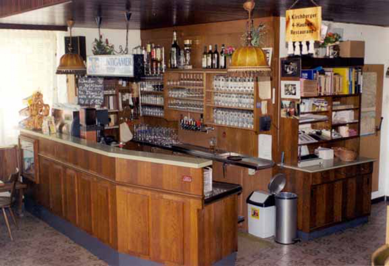 GASTHOF HEISS Grillhendl Heuriger in Kirchberg am Wagram, Foto 4