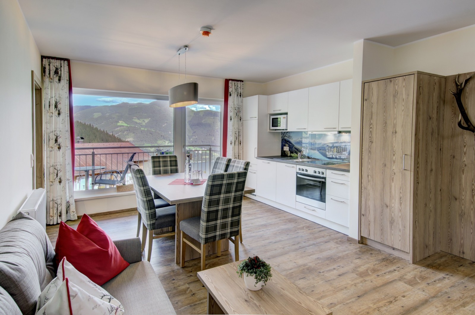Berghotel Jaga-Alm GmbH & CoKG in Zell am See, Foto 1
