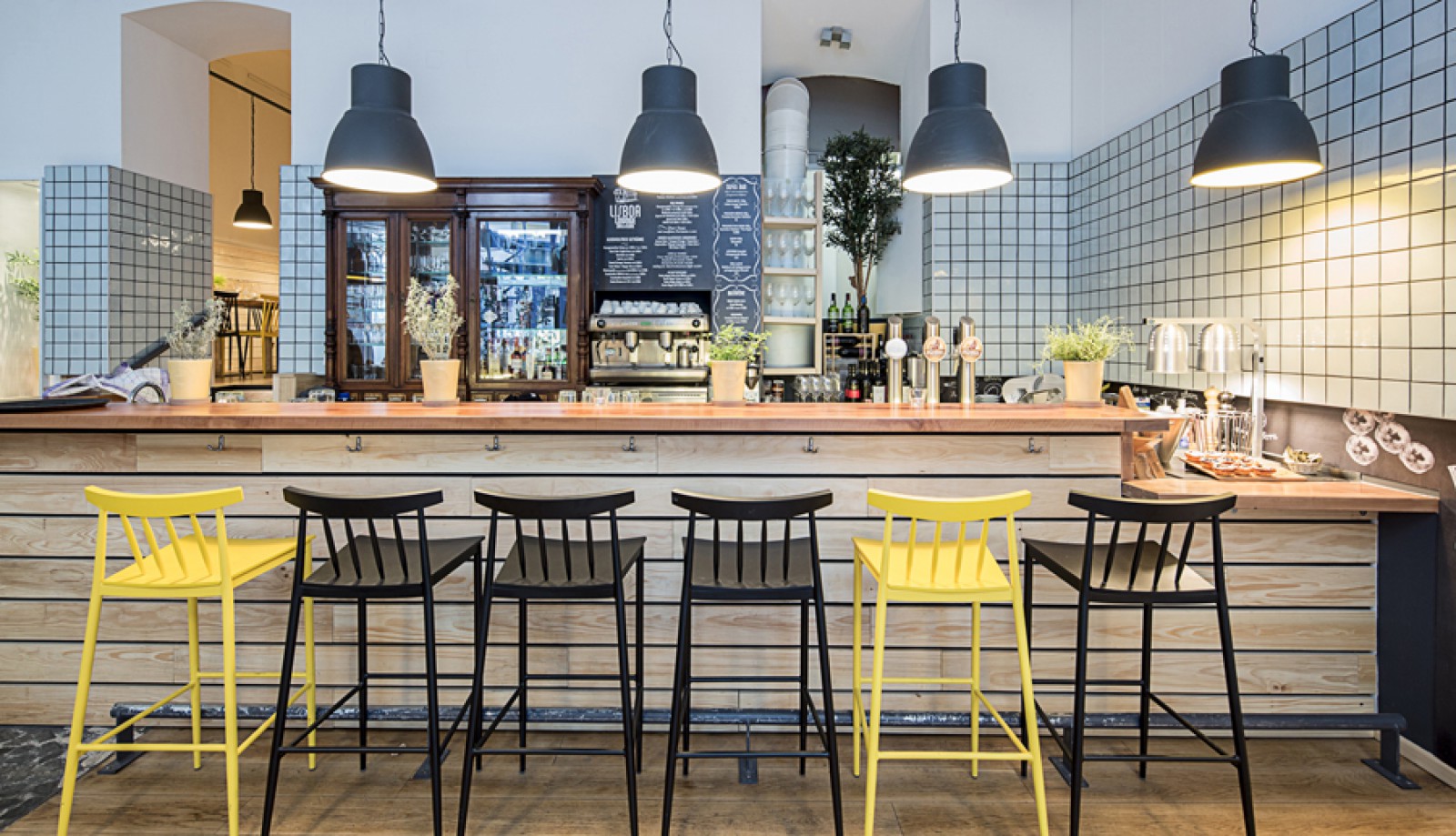 Restaurant Lisboa Lounge, Dine & Wine in Wien