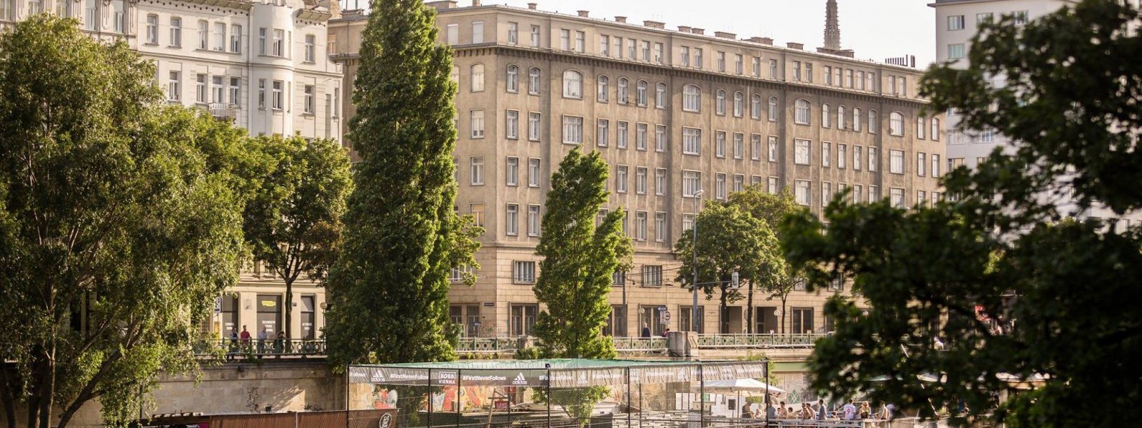 Badeschiff Wien in Wien - Restaurant in Österreich