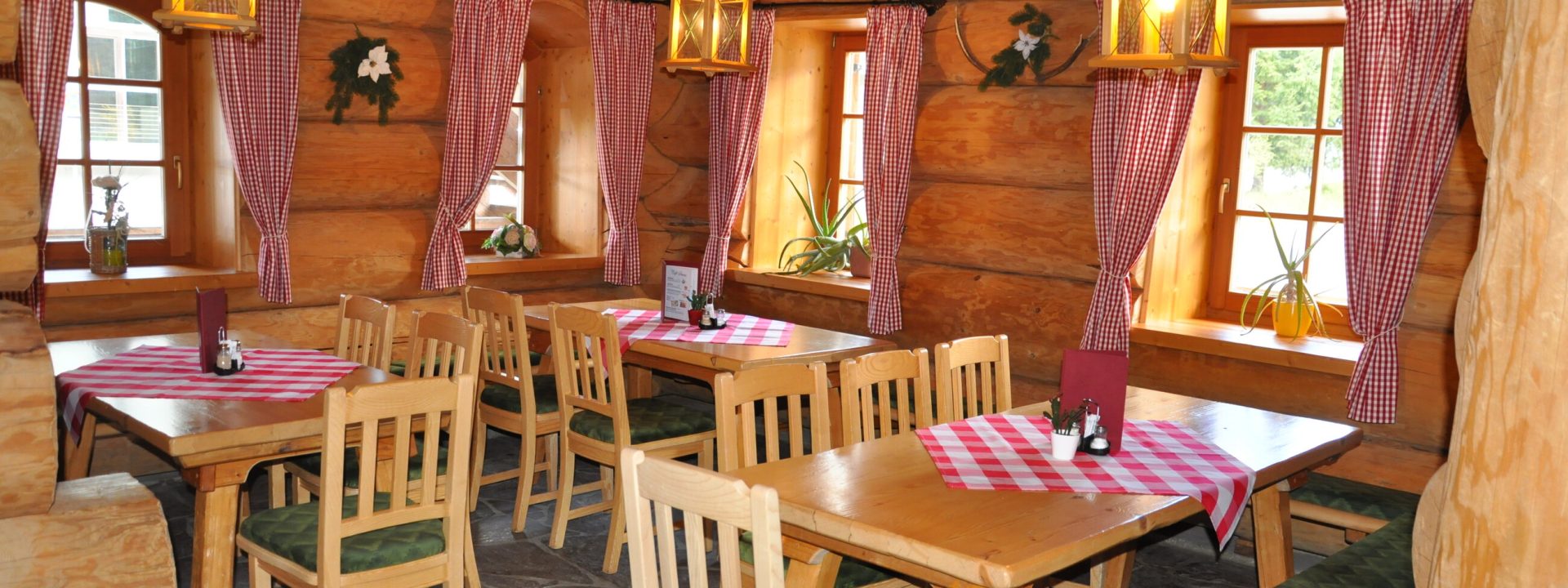 Bärenhütte Tröpolach in Jenig - Restaurant in Österreich