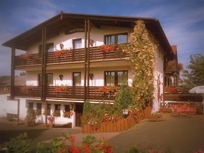 Stellenanzeige Hilfe für Service und weiter Tätigkeiten in Spül-und Bügelstube
