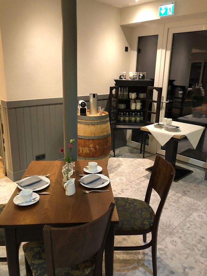 Hotel, Restaurant und Weinhandel Weinbek