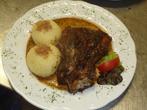 Beim Zöpfleswirt Weinstube Restaurant u. Pension