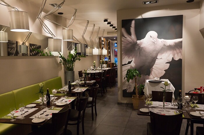 Restaurant Reuters House