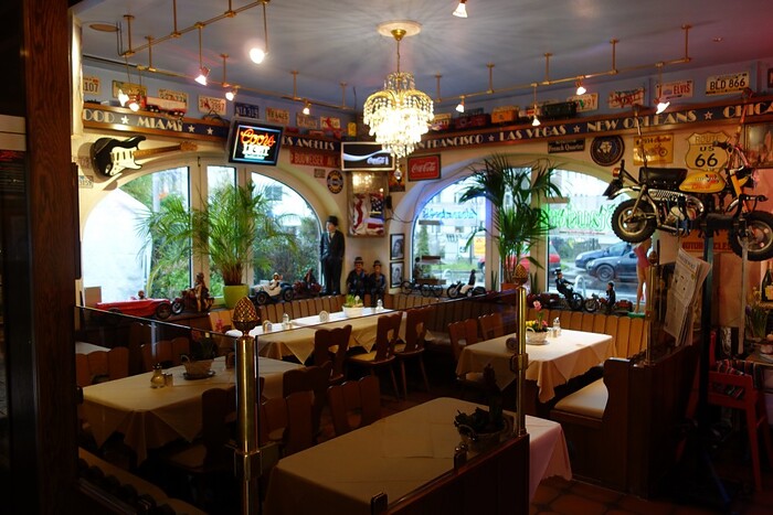 HAUCKs GRILL RESTAURANT